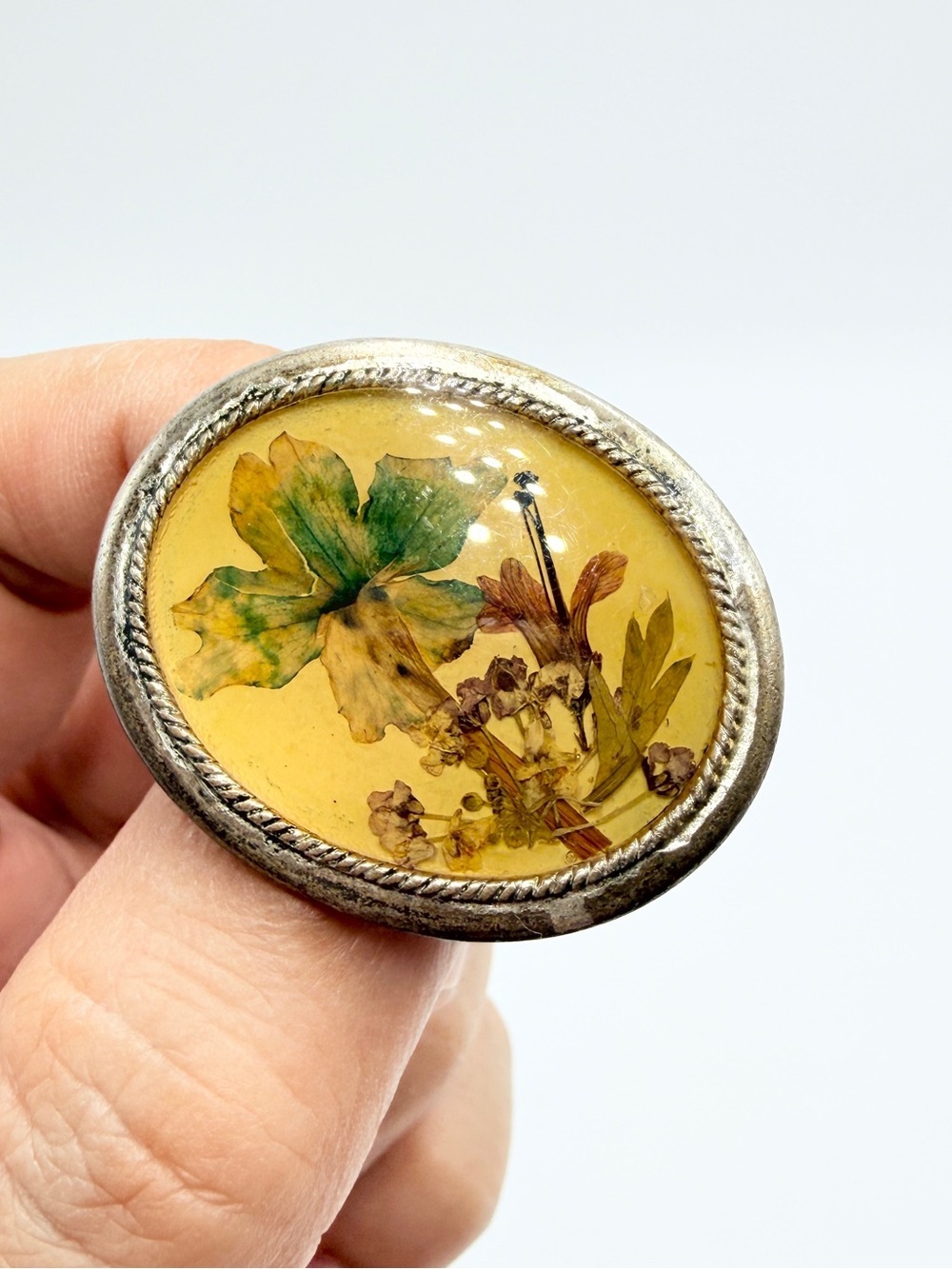 Vintage Pressed Flower Oval Brooch Silver Tone Botanical Pin